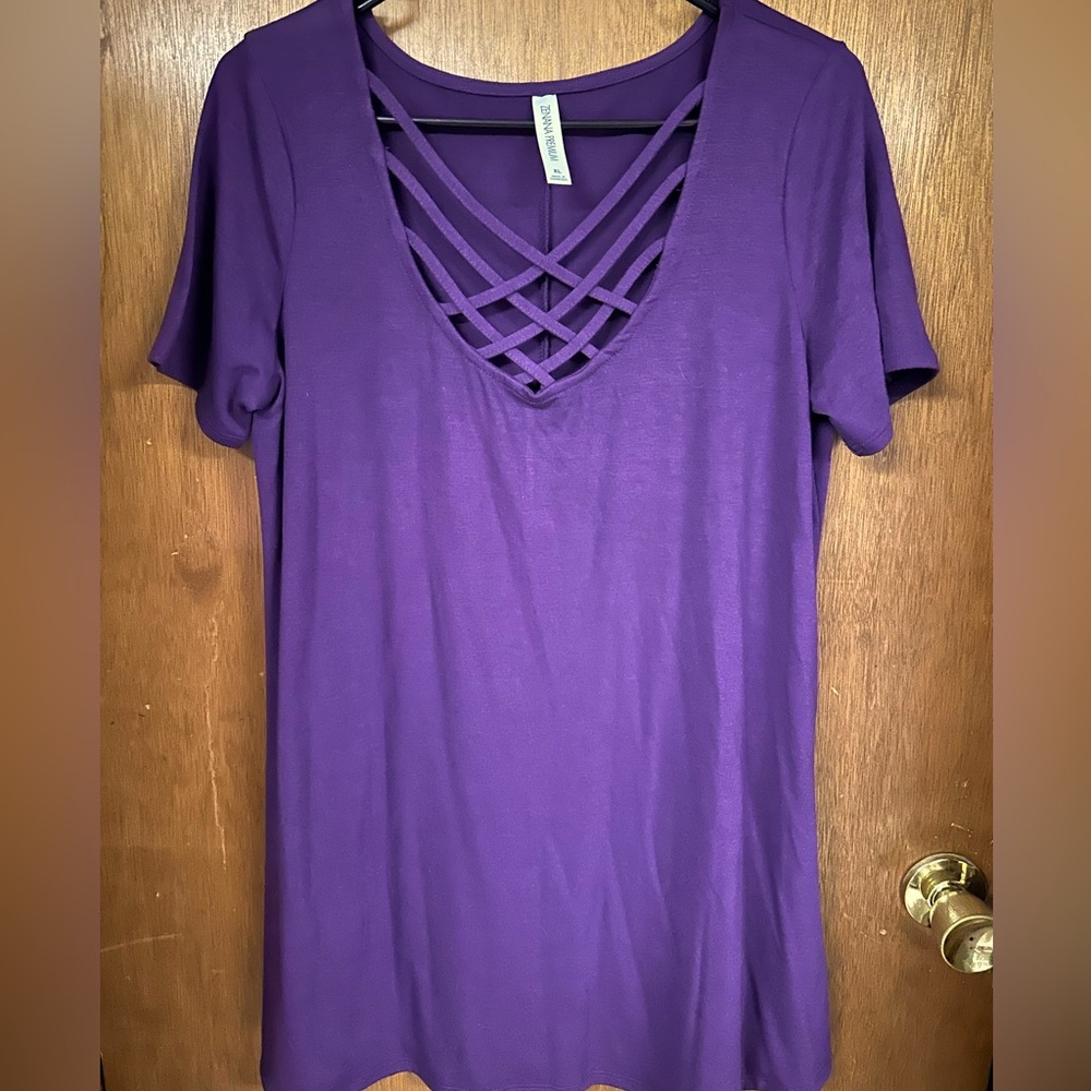 Zenana Premium criss cross neck blouse